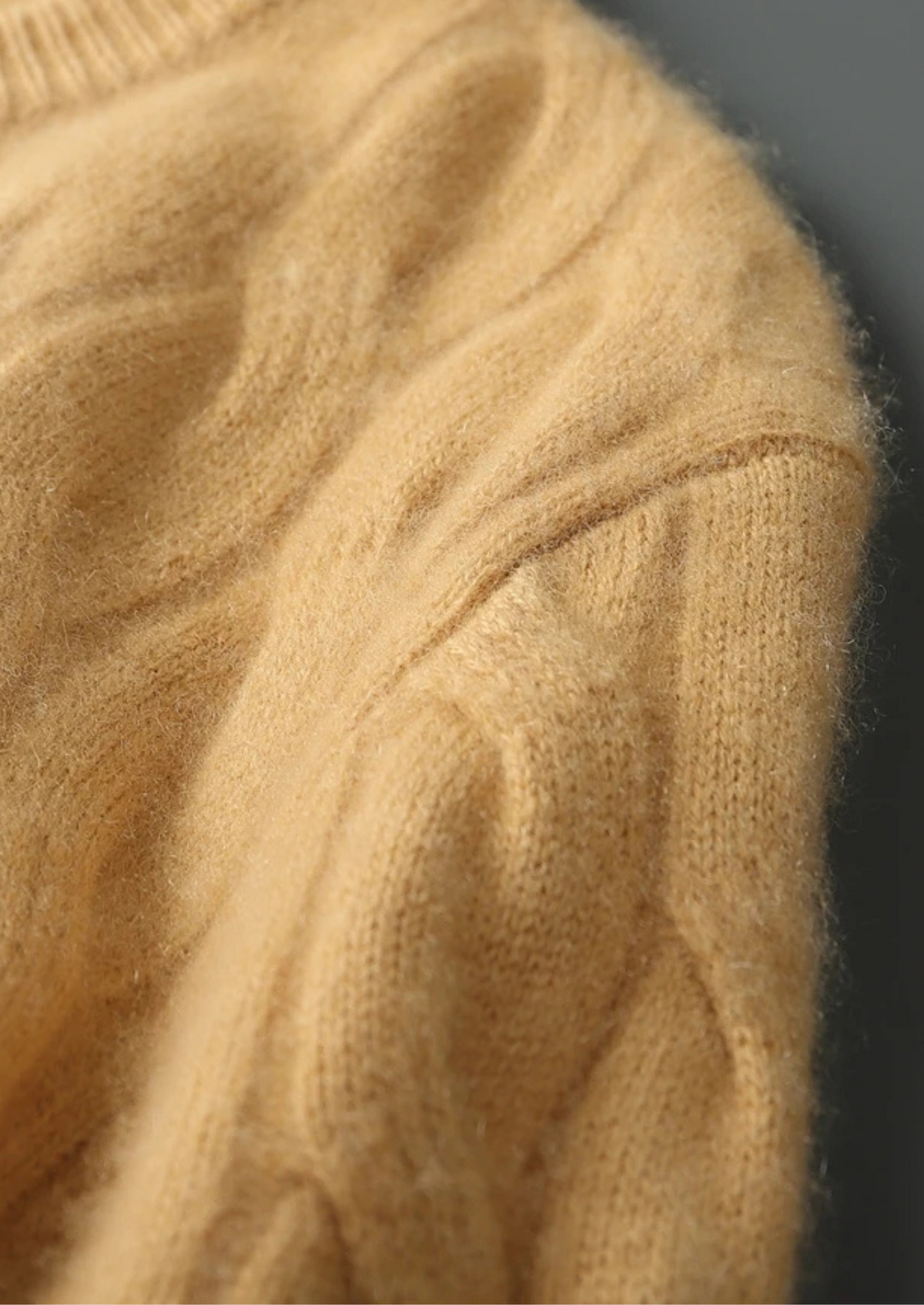 Men’s Wool Cable Knit Crewneck Sweater with Long Sleeves