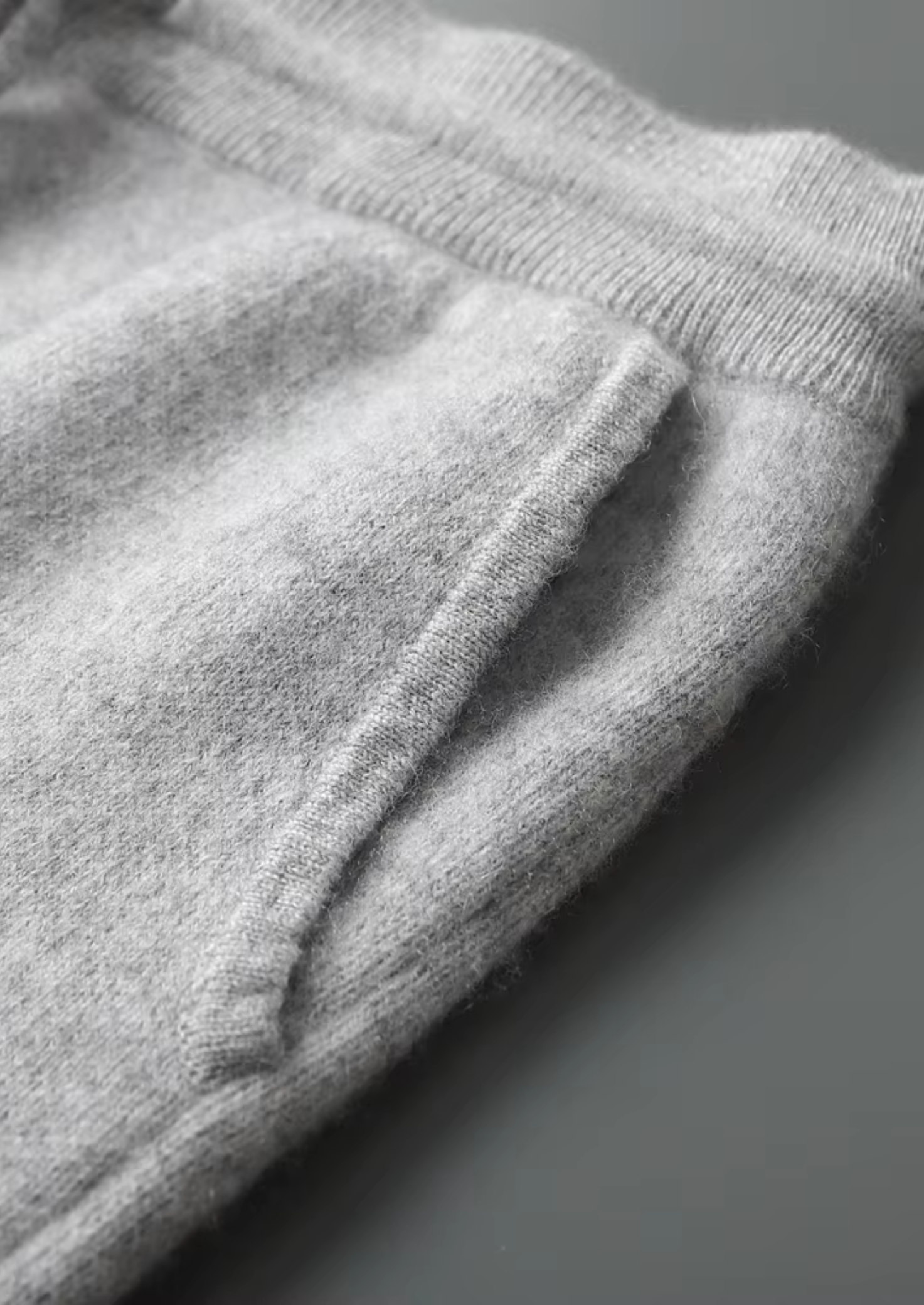 Men’s Cashmere Jogger Pants with Drawstring Waist