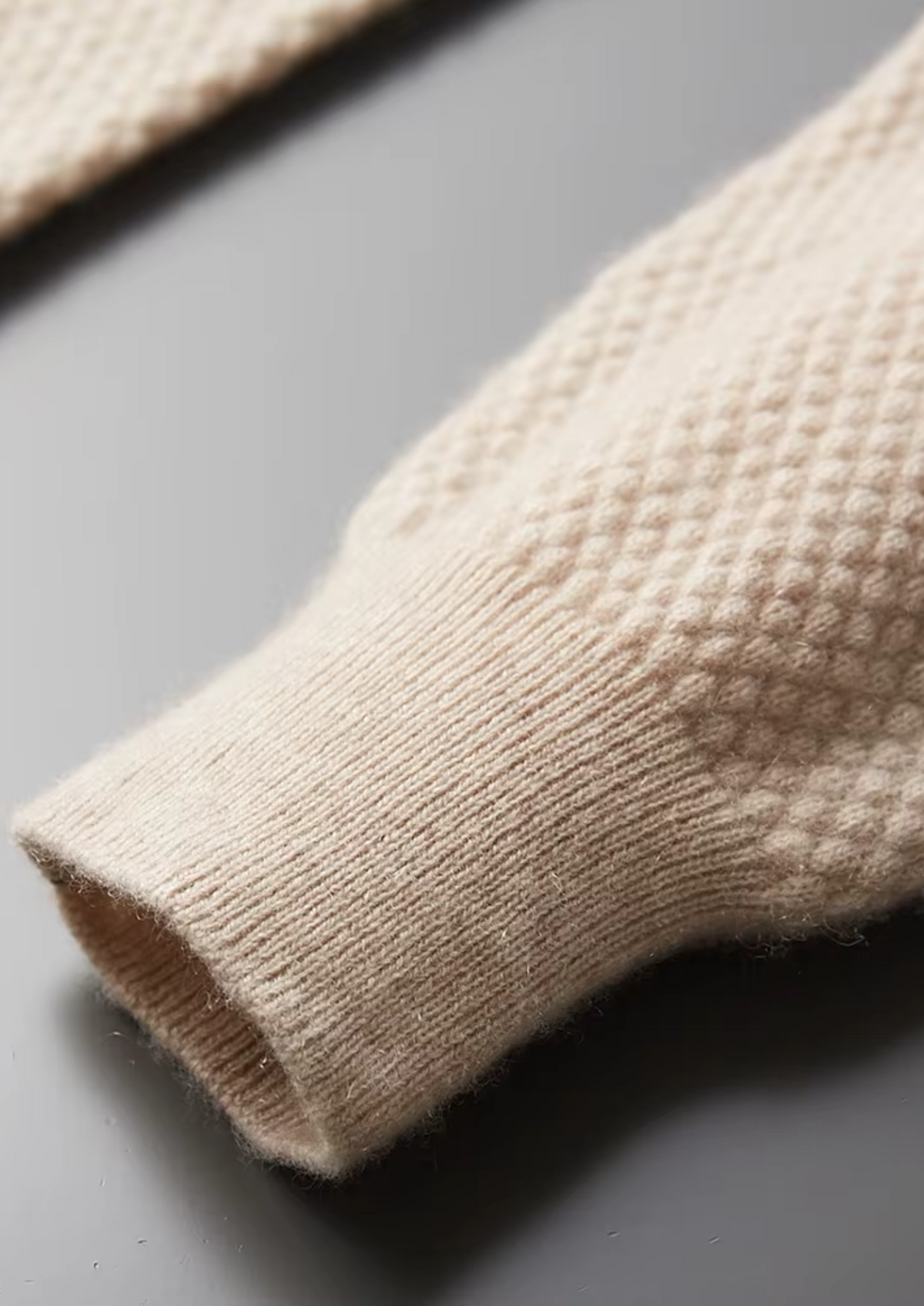Men's Cashmere Textured Knit Polo with Collar and Button Placket