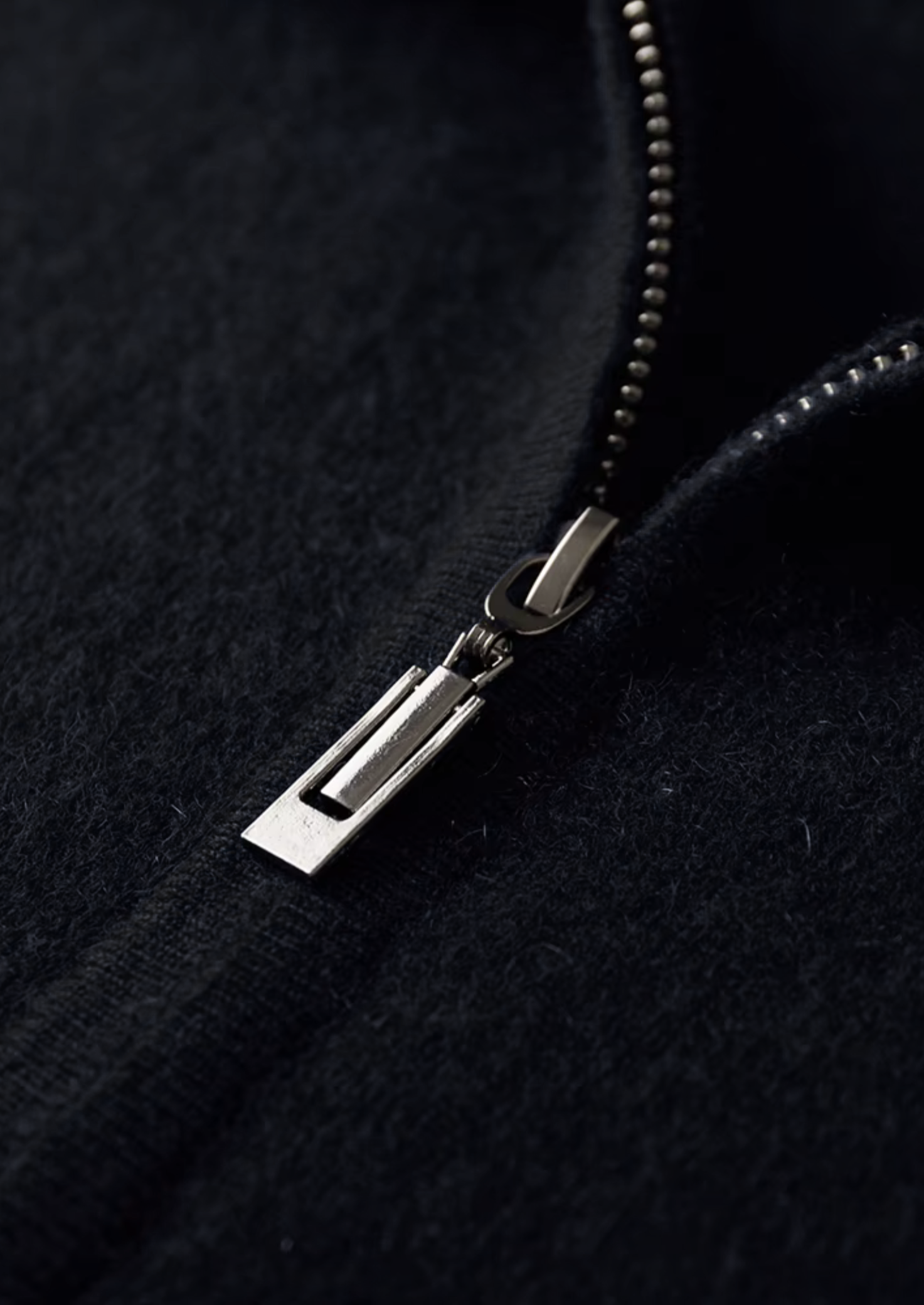Men’s Full-Zip Two-Piece Set with Contrast Stripes