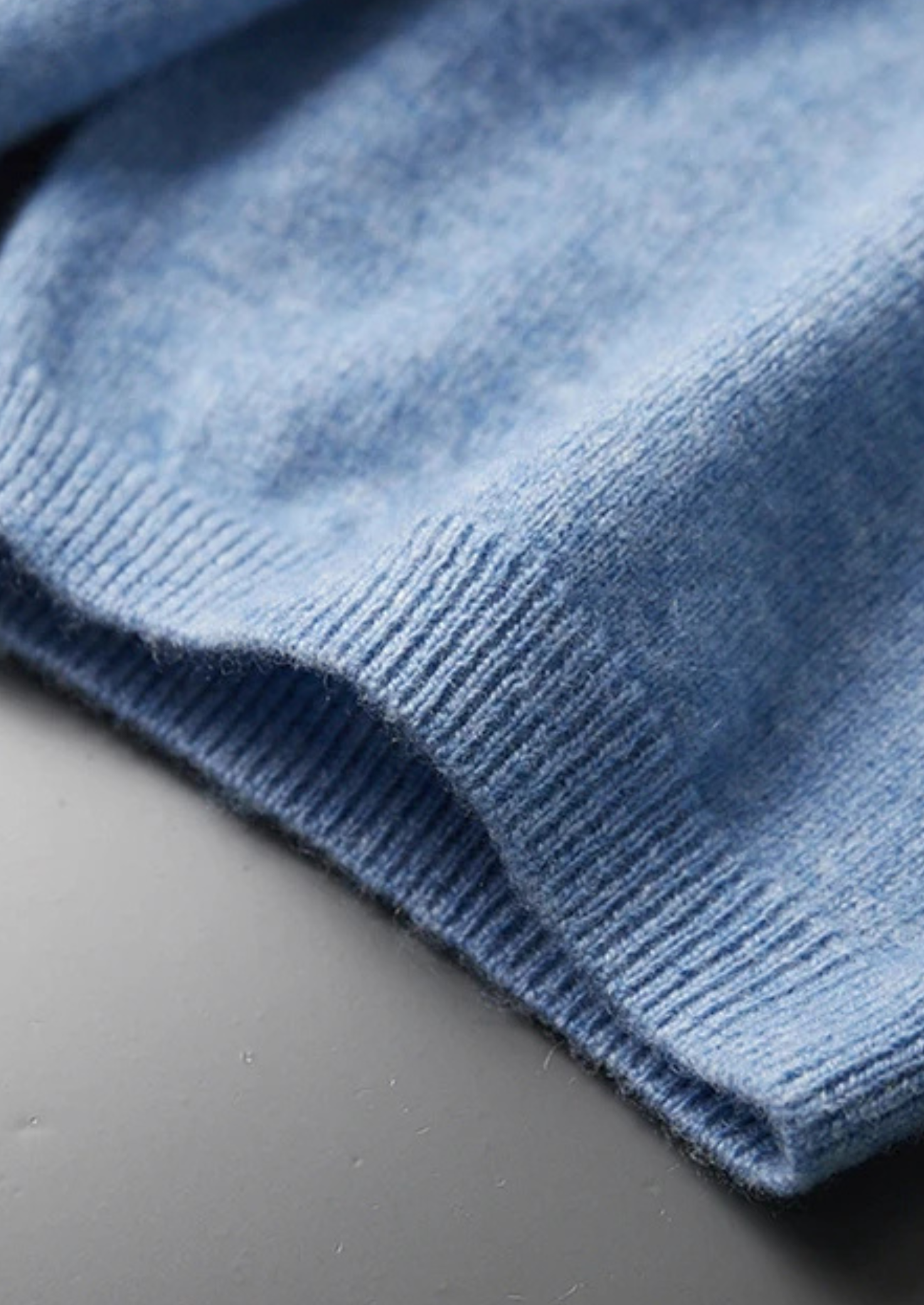 Men’s Knit Polo Shirt with Three-Button Placket