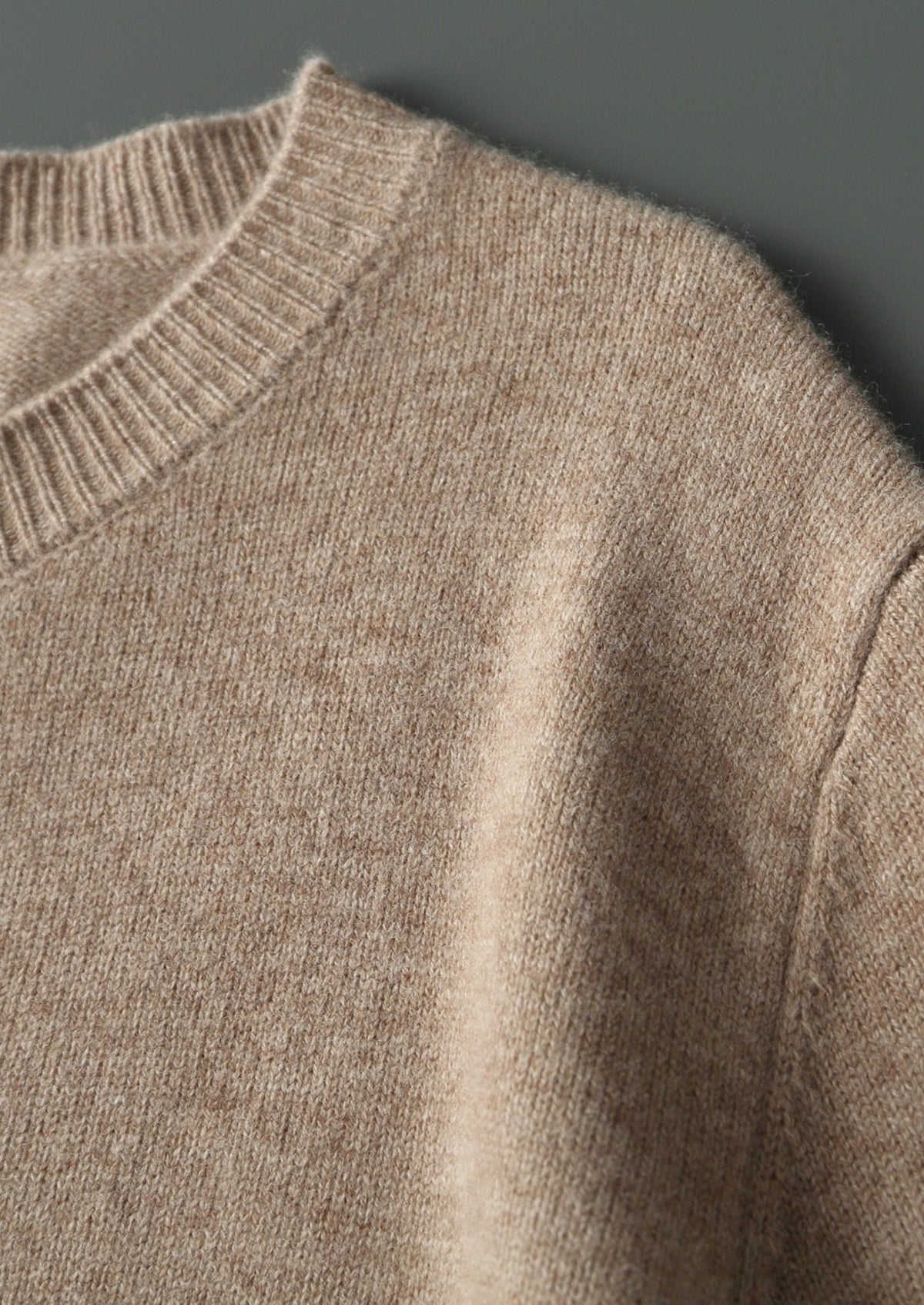 Men's Merino Wool Button-Front Cardigan with Round Neckline