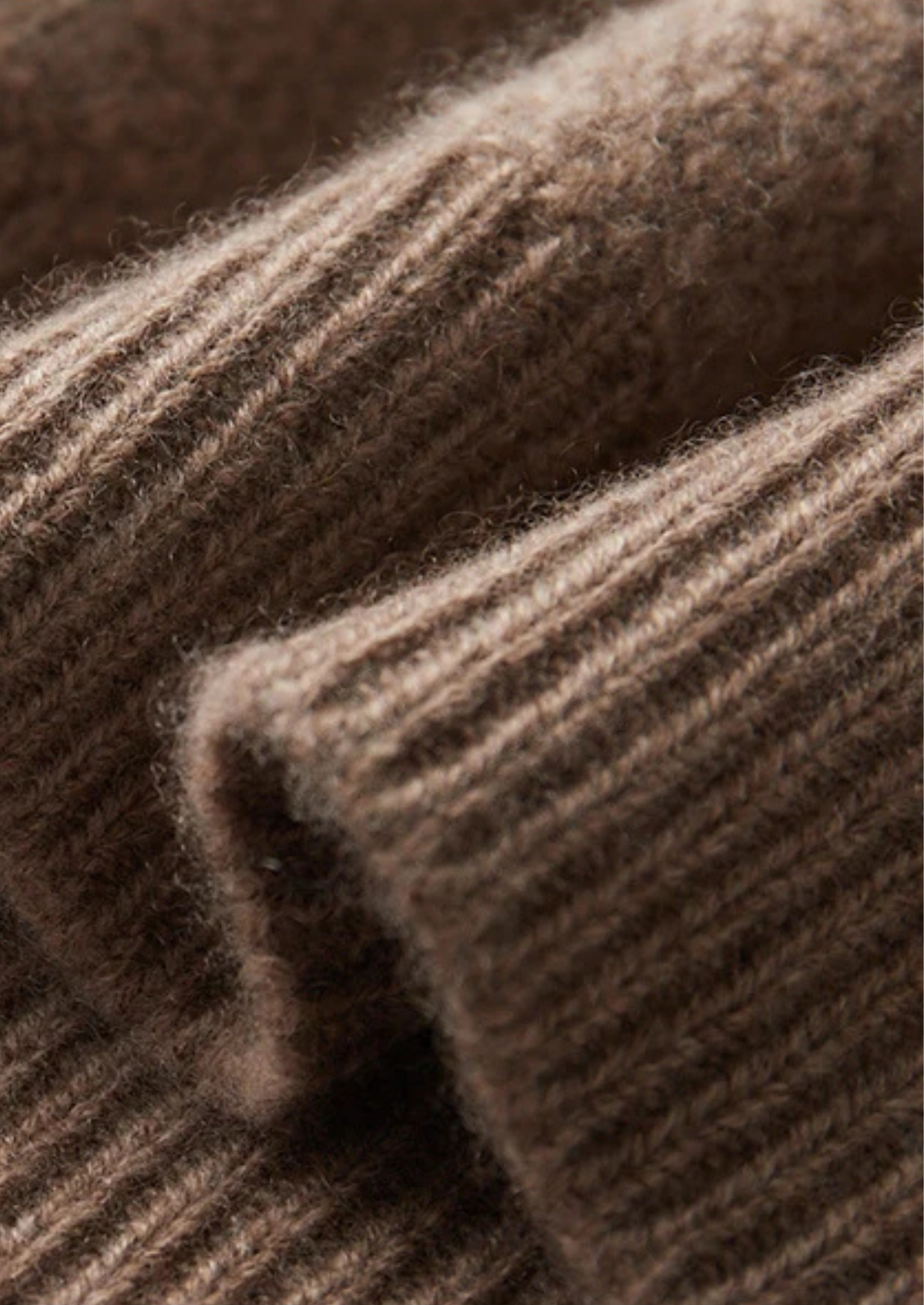 Men’s Merino Wool Cable Knit Crewneck Sweater