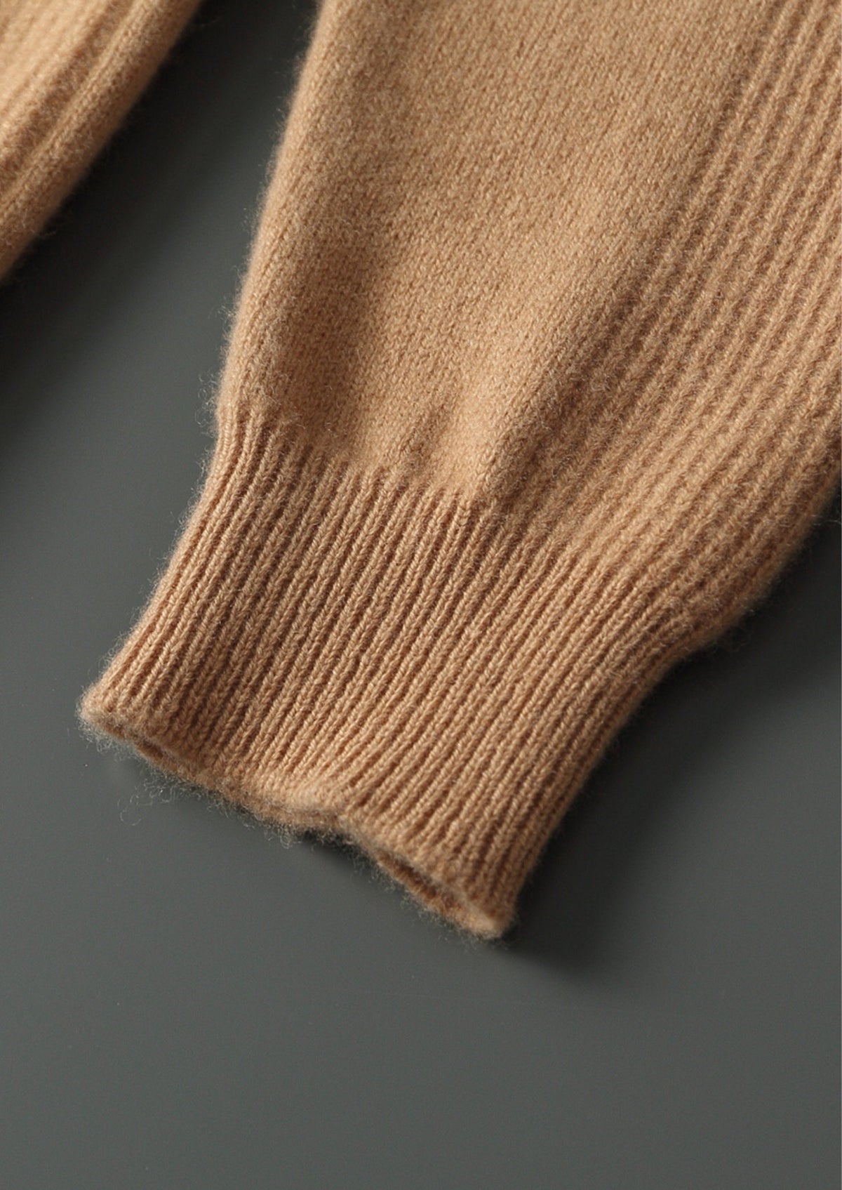 Men's Merino Wool Ribbed Crewneck Sweater with Ribbed Cuffs