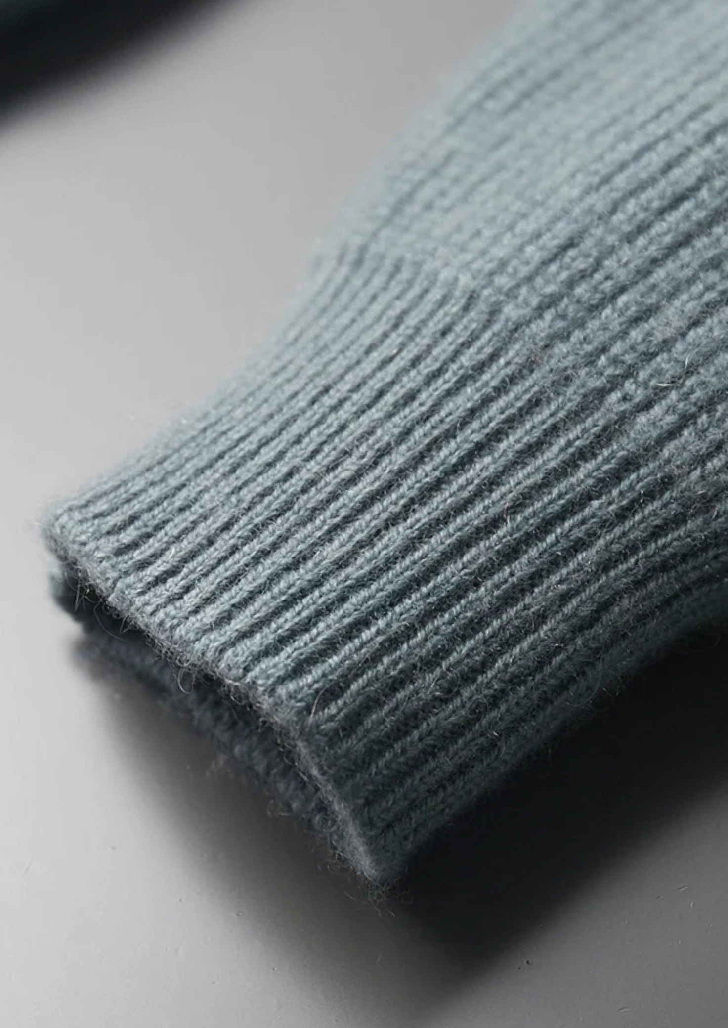 Men’s Ribbed Knit Zip-Up Cardigan with Mock Neck