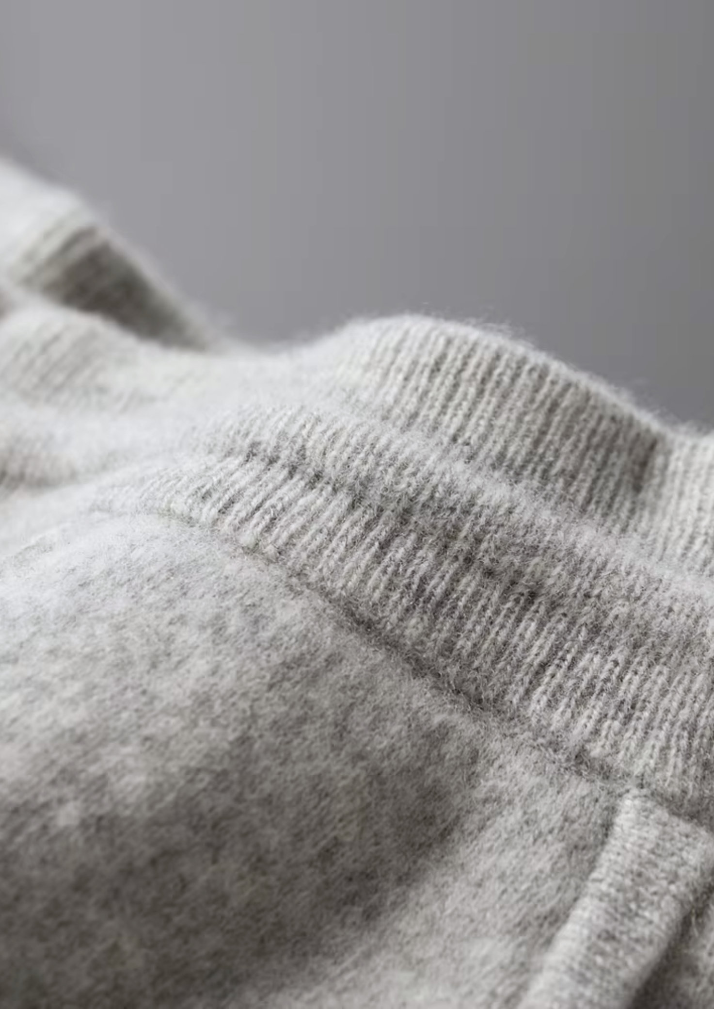 Men’s Two-Tone Zip-Front Sweater Set with Drawstring Pants