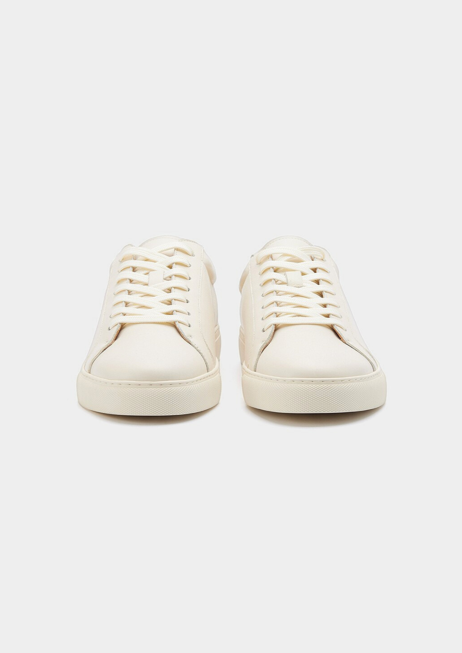Men’s Low-Top Sneakers with Lace-Up Closure