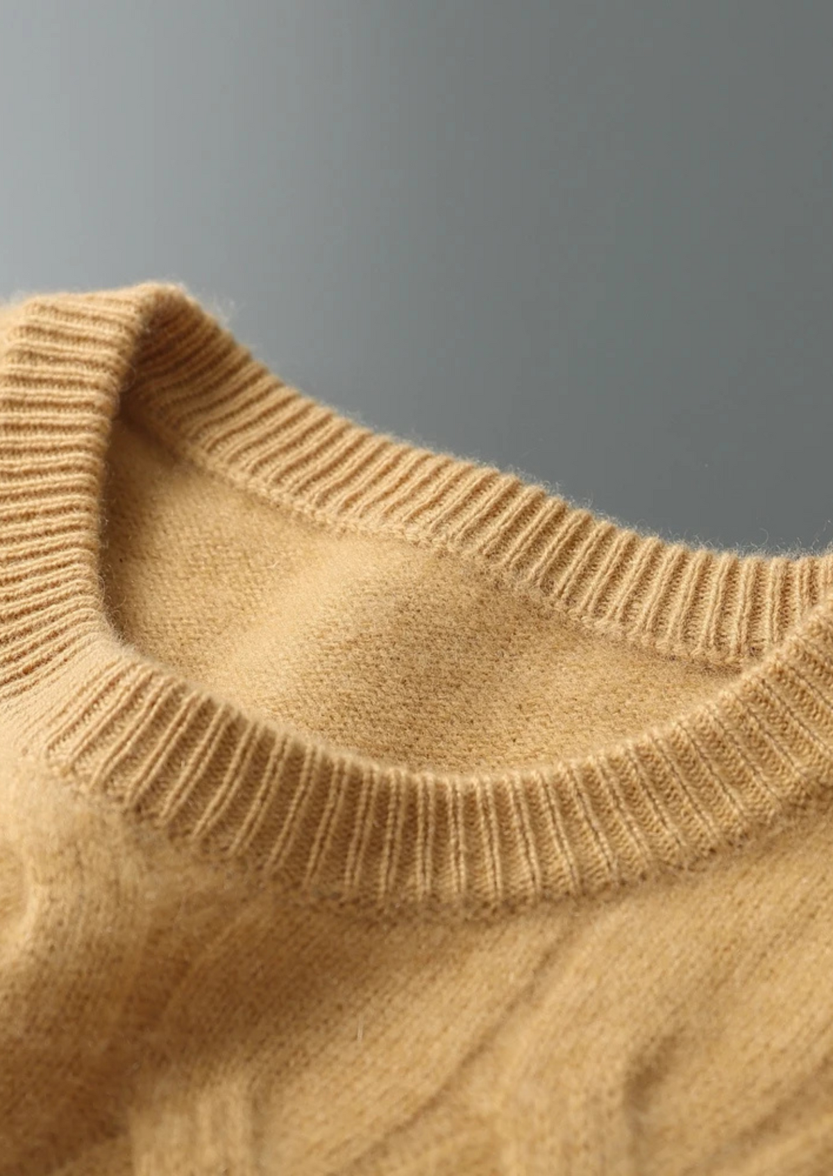 Men’s Wool Cable Knit Crewneck Sweater with Long Sleeves