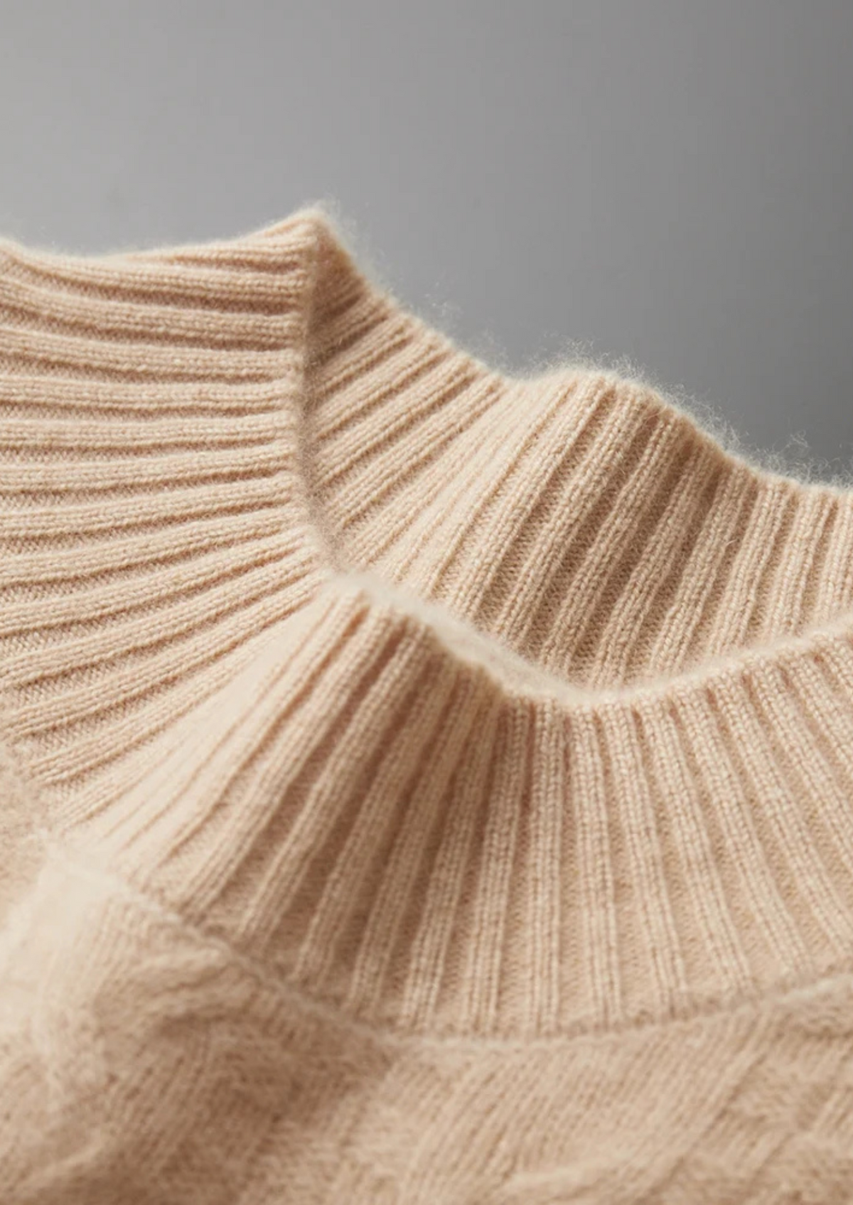 Men’s Cashmere Cable Knit Mock Neck Sweater with Long Sleeves