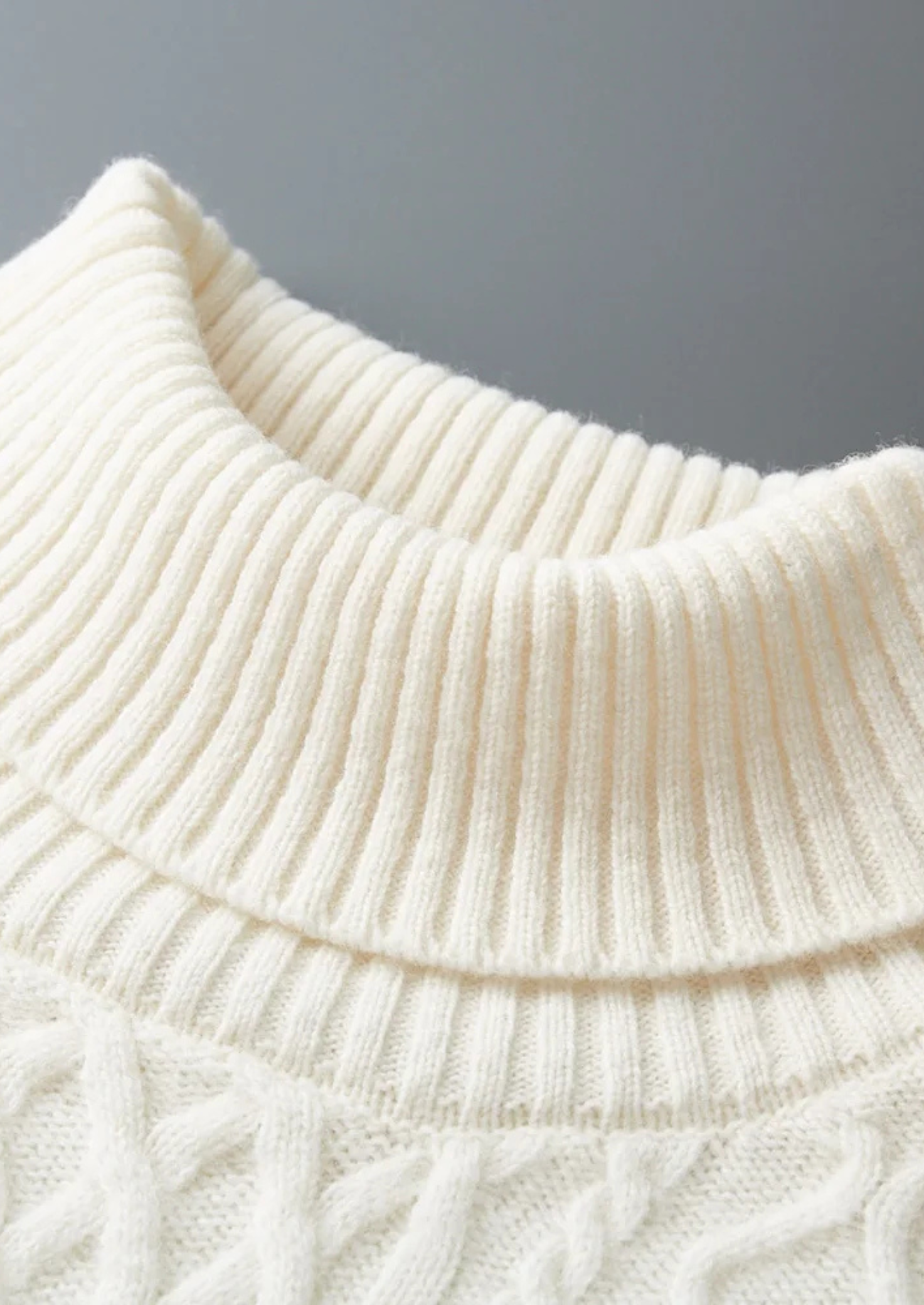 Men’s Cable Knit Turtleneck Sweater