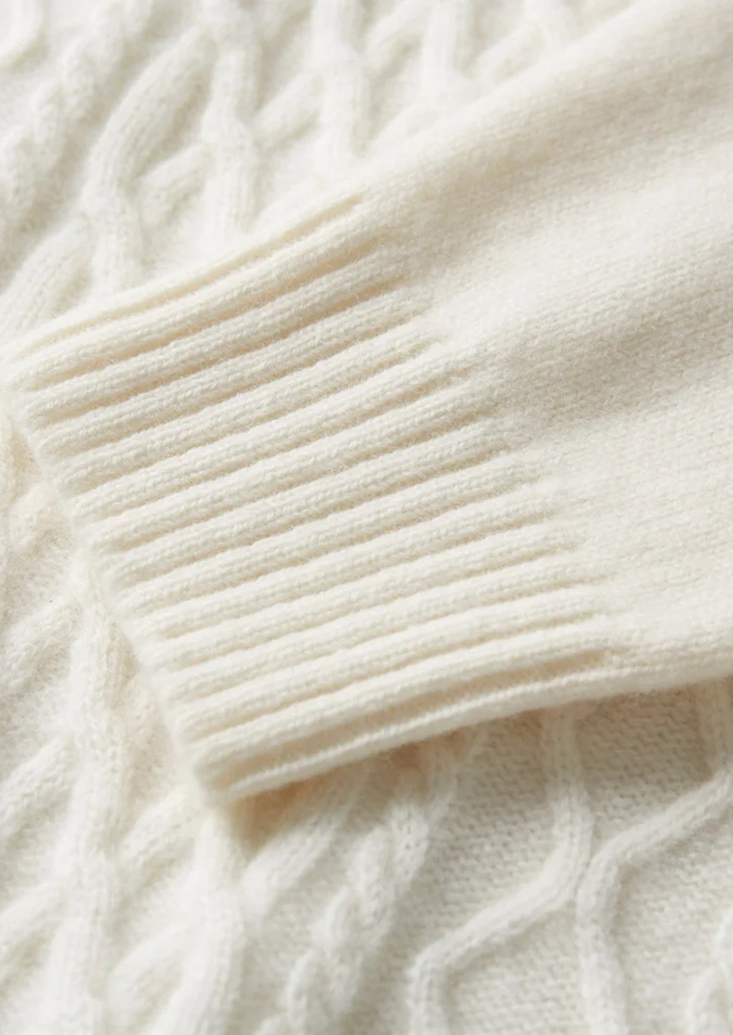 Men’s Cable Knit Turtleneck Sweater