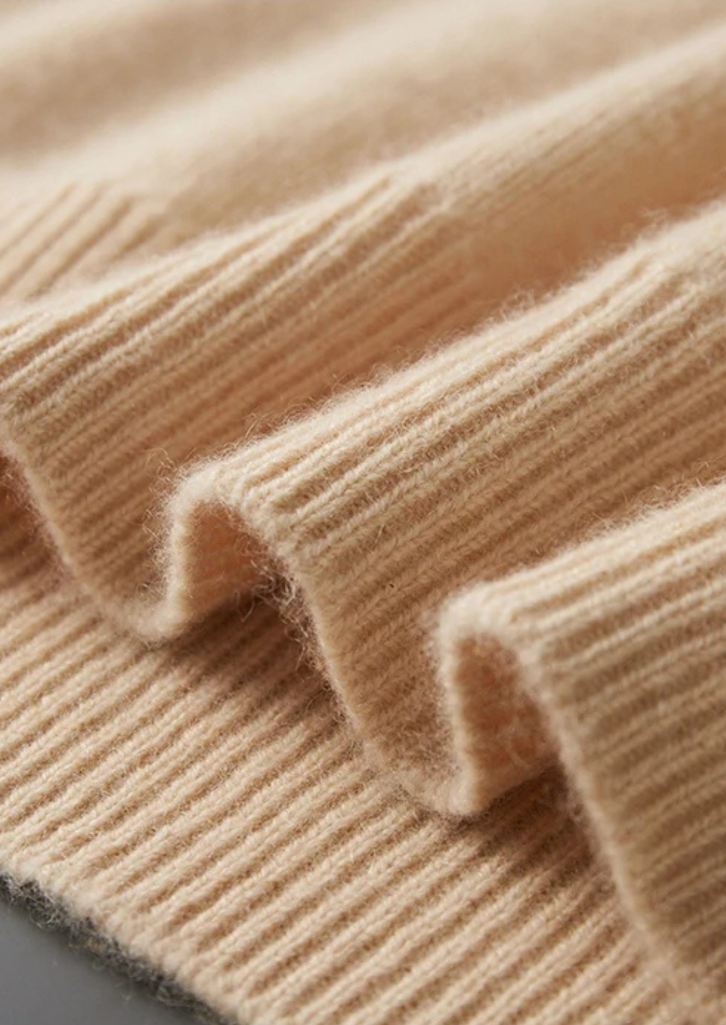 Men’s Merino Wool Knit Pullover Hoodie with Ribbed Trim
