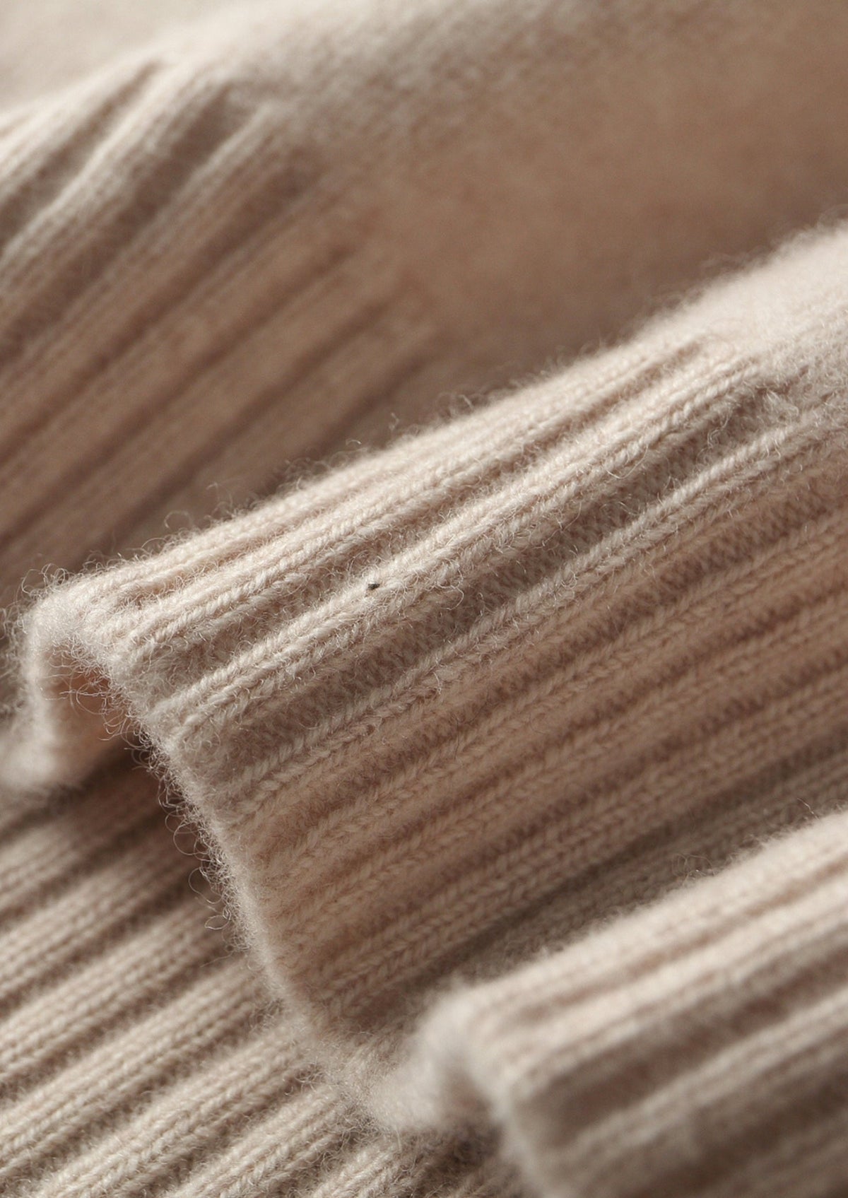 Men's Merino Wool Button-Front Hoodie with Ribbed Hem