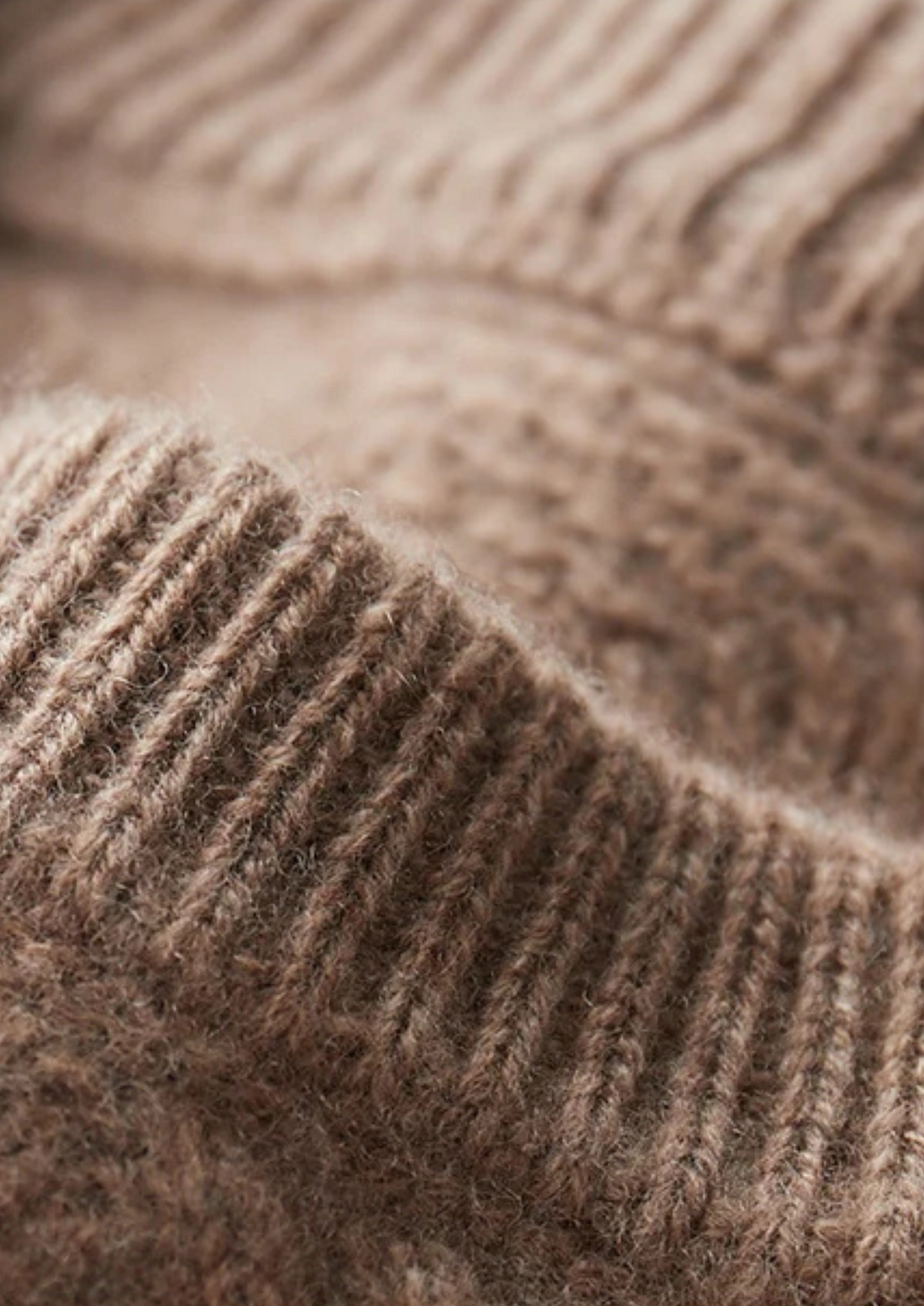 Men’s Merino Wool Cable Knit Crewneck Sweater