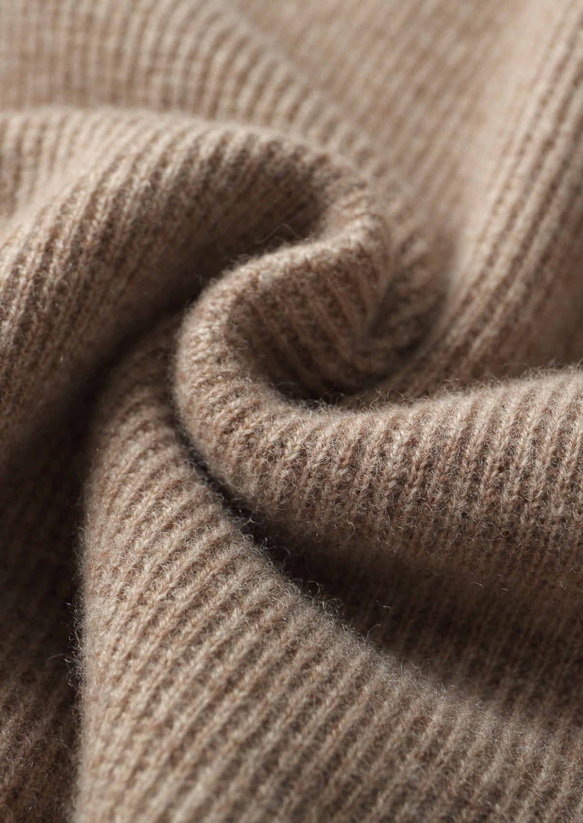 Men's Merino Wool Crewneck Sweater with Contrast Tipped Trim