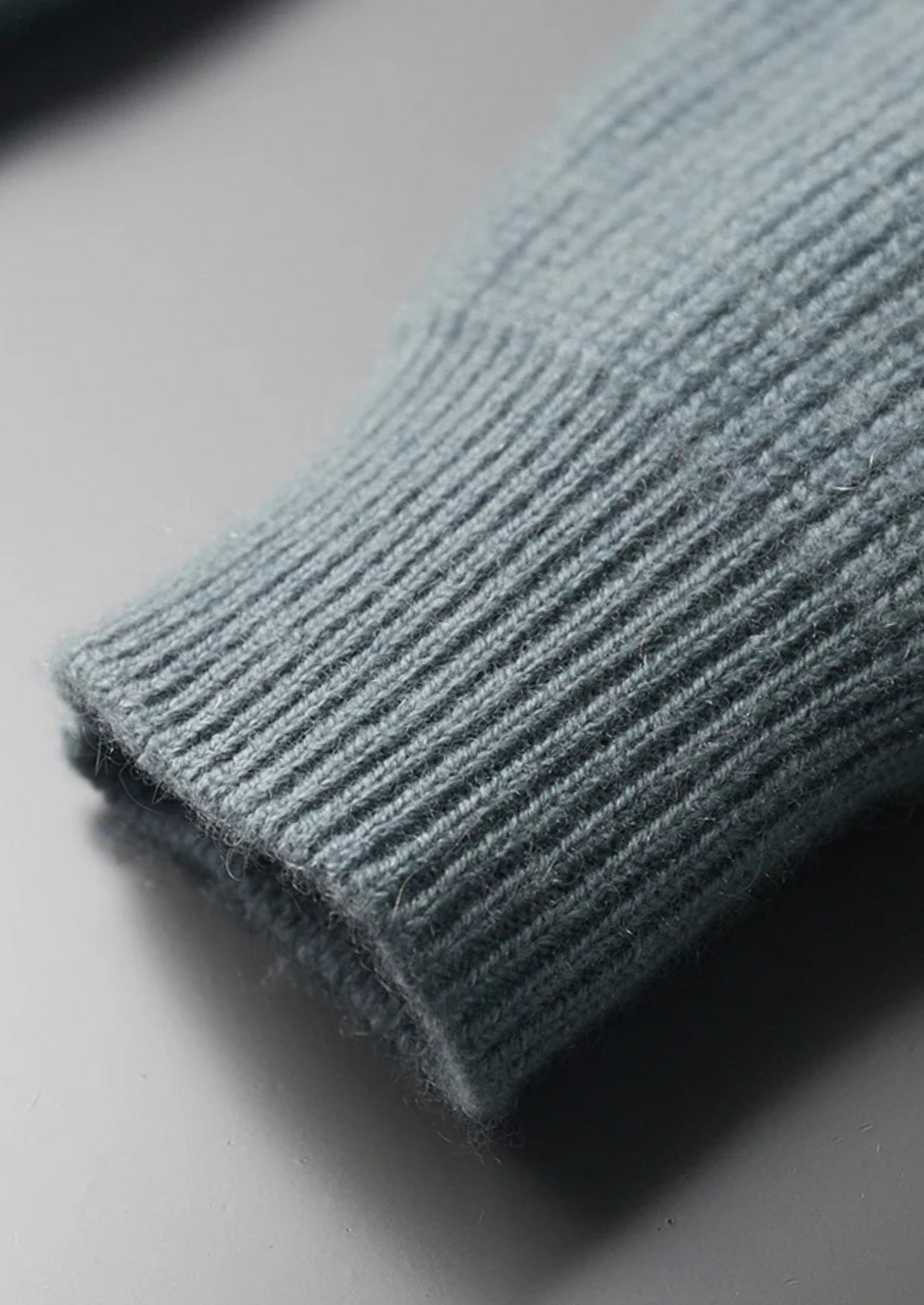 Men’s Ribbed Knit Zip-Up Cardigan with Mock Neck