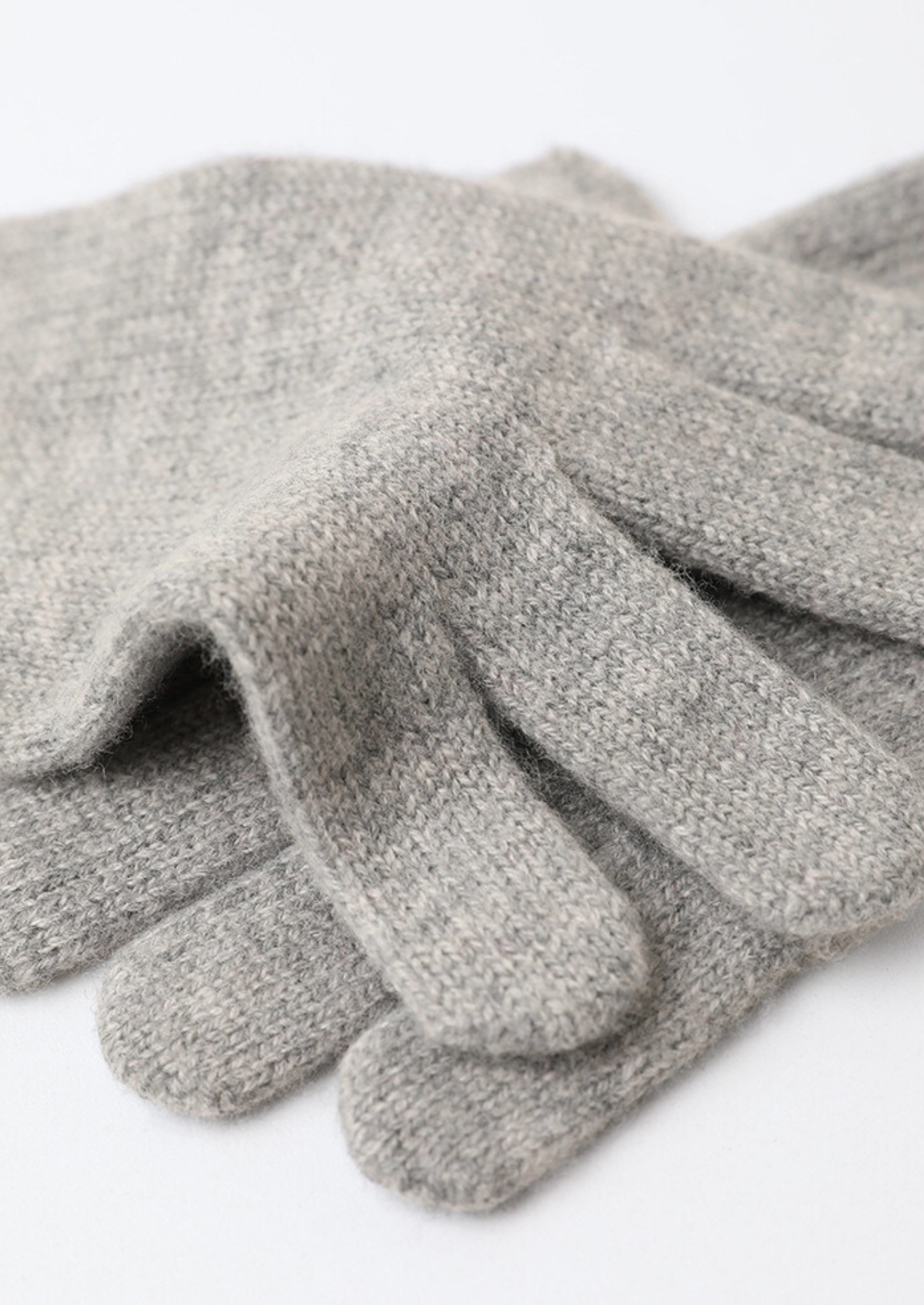 Men’s Three-Piece Ribbed Knit Beanie, Scarf and Gloves Set