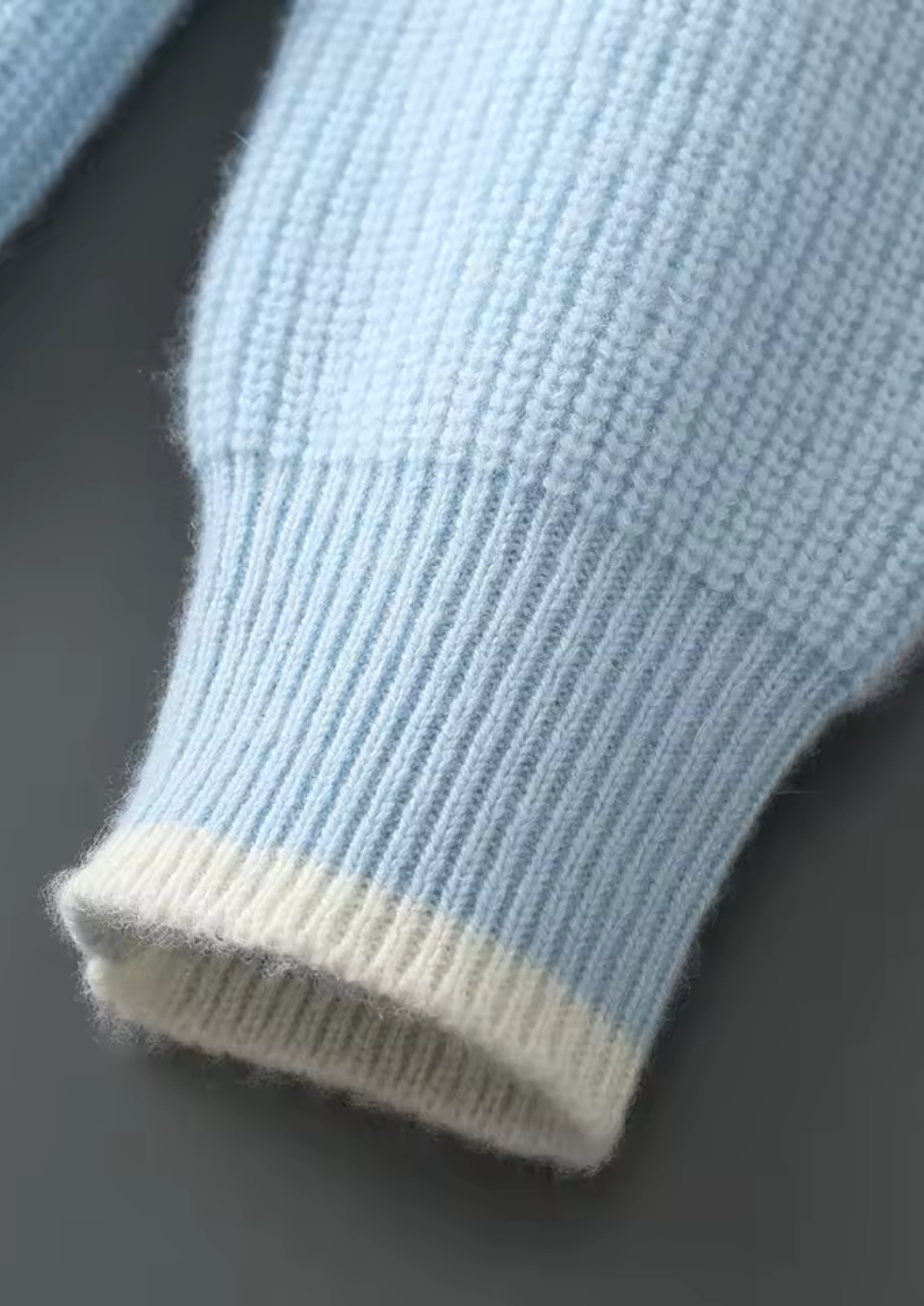 Men’s Two-Tone Ribbed Crewneck Sweater