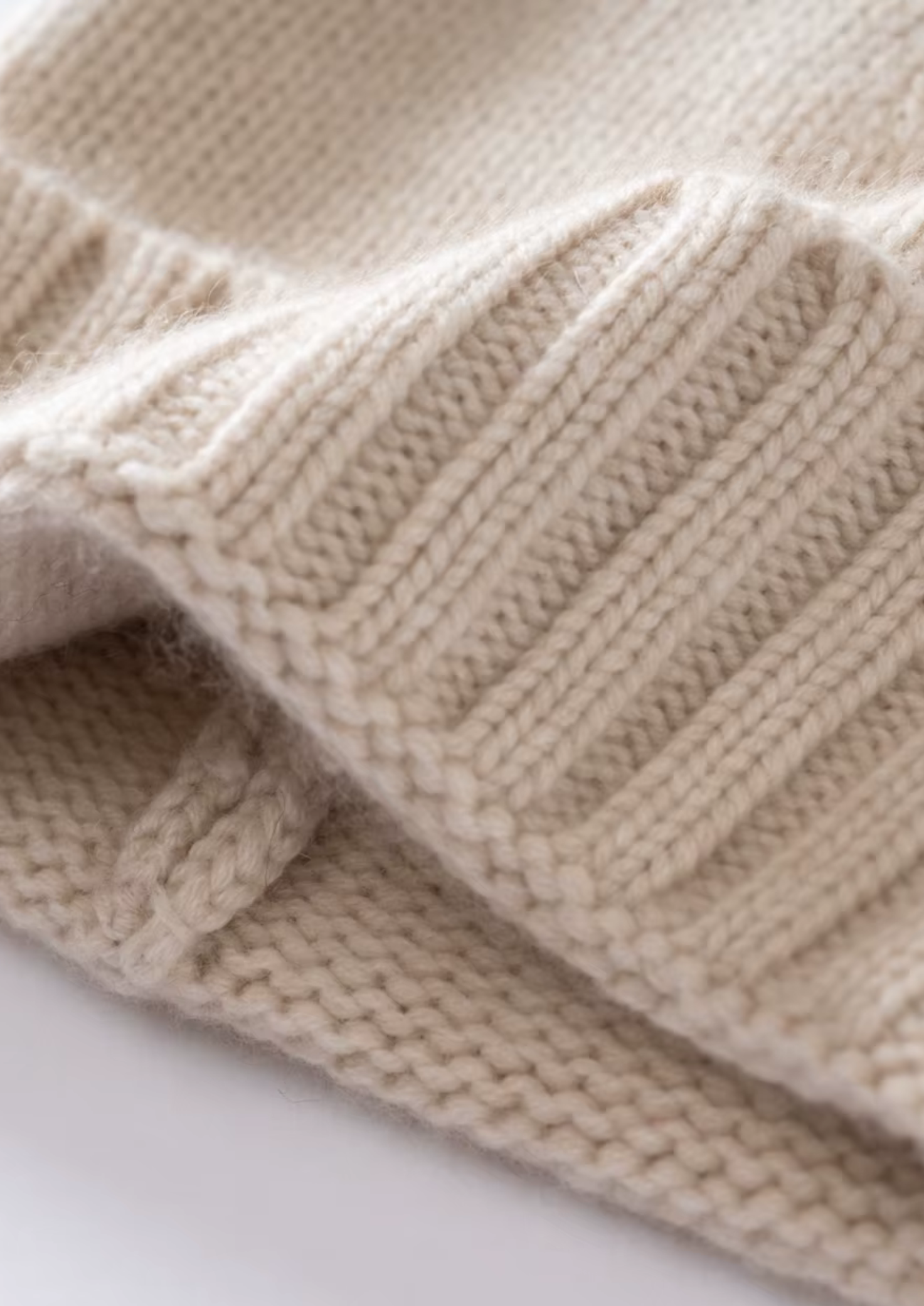 Men’s Knit Beanie with Ribbed Folded Cuff
