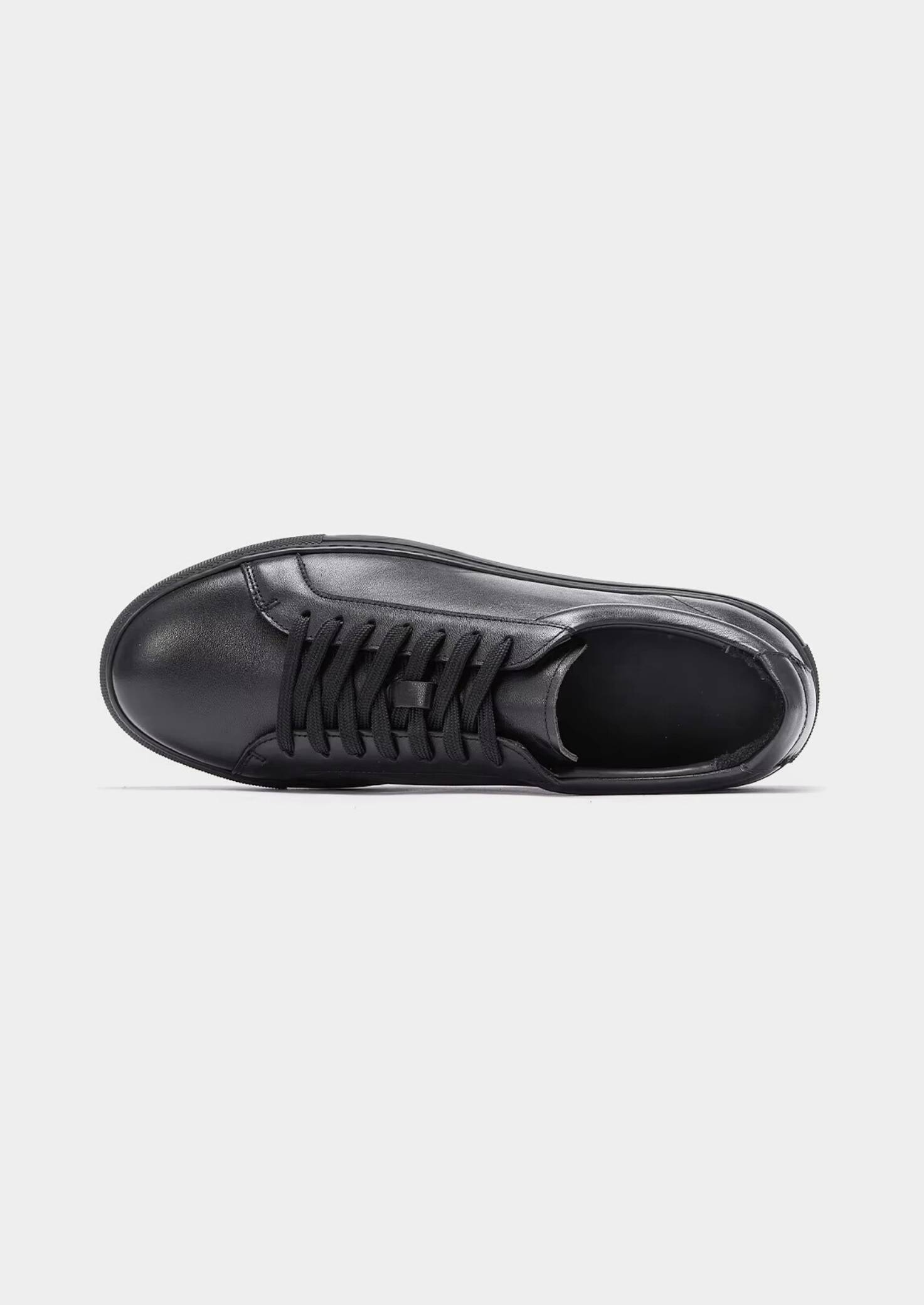 Men’s Low-Top Sneakers with Lace-Up Closure